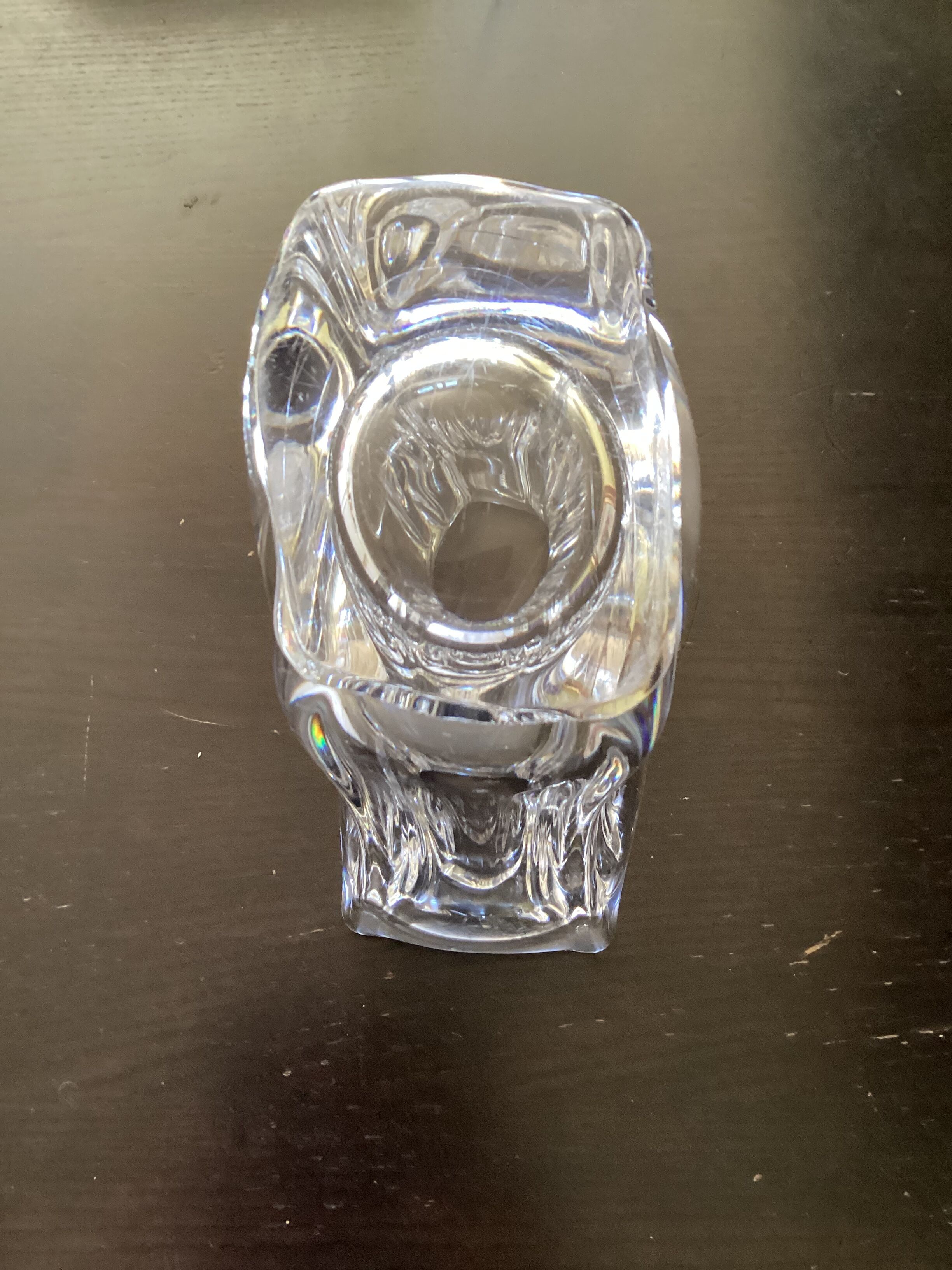 Vase en cristal signé Daum France design vintage dimension : hauteur -23cm- largeur -16cm-