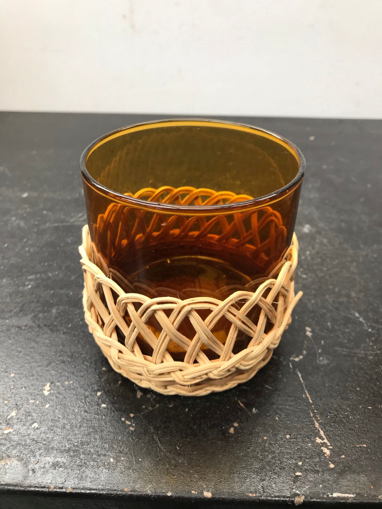 Carafe juice service with 4 orange blown glass glasses + vintage wicker