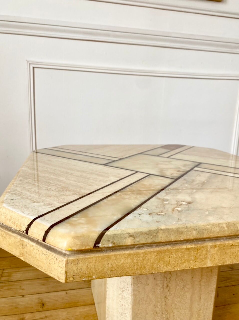 Table basse carré en marbre et travertin