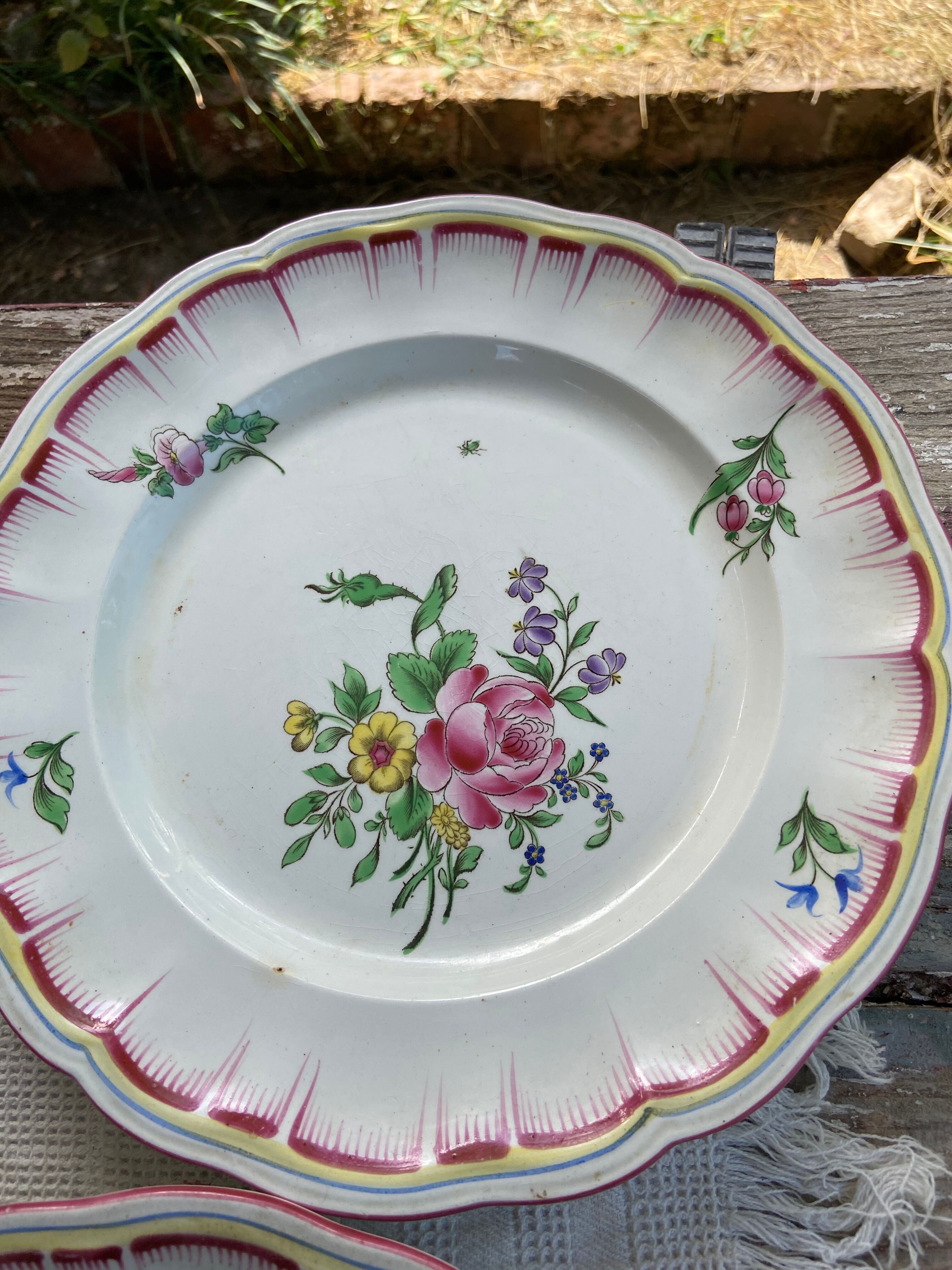 Lot of 6 flat plates Lunéville flower decoration