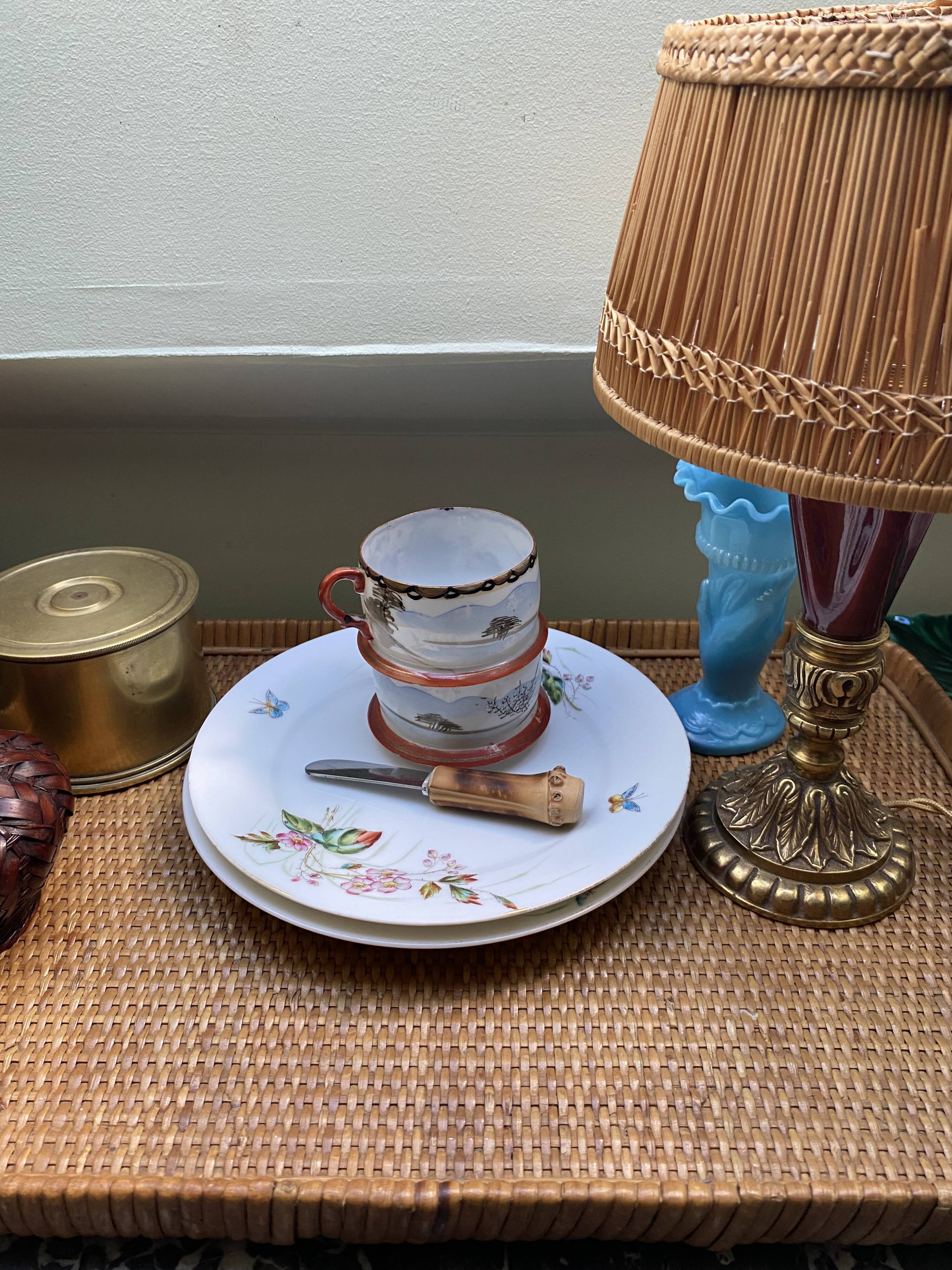 Braided rattan top, 32 x 46 cm