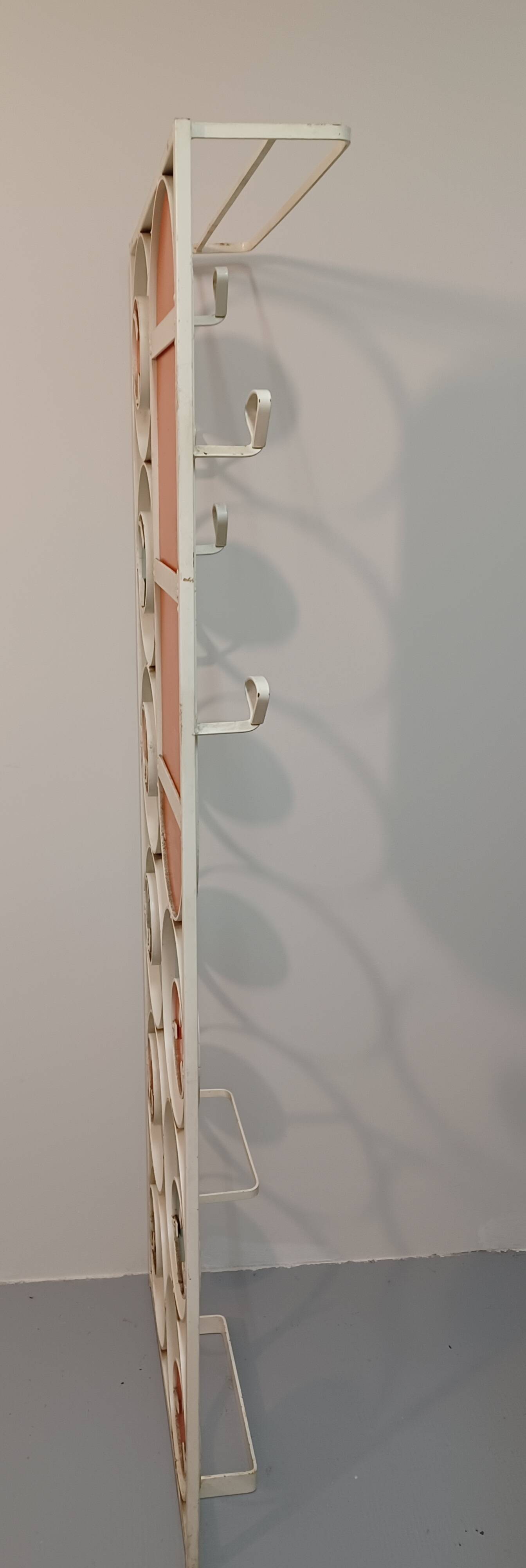 Wall-mounted locker room, 70'S