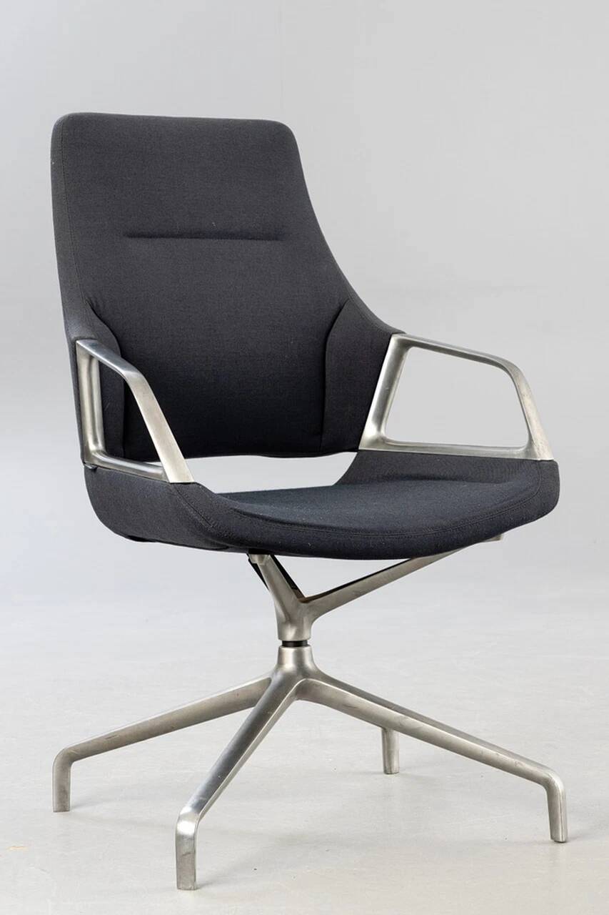 Wilkhahn Graph 3015 office chair in aluminium and fabric