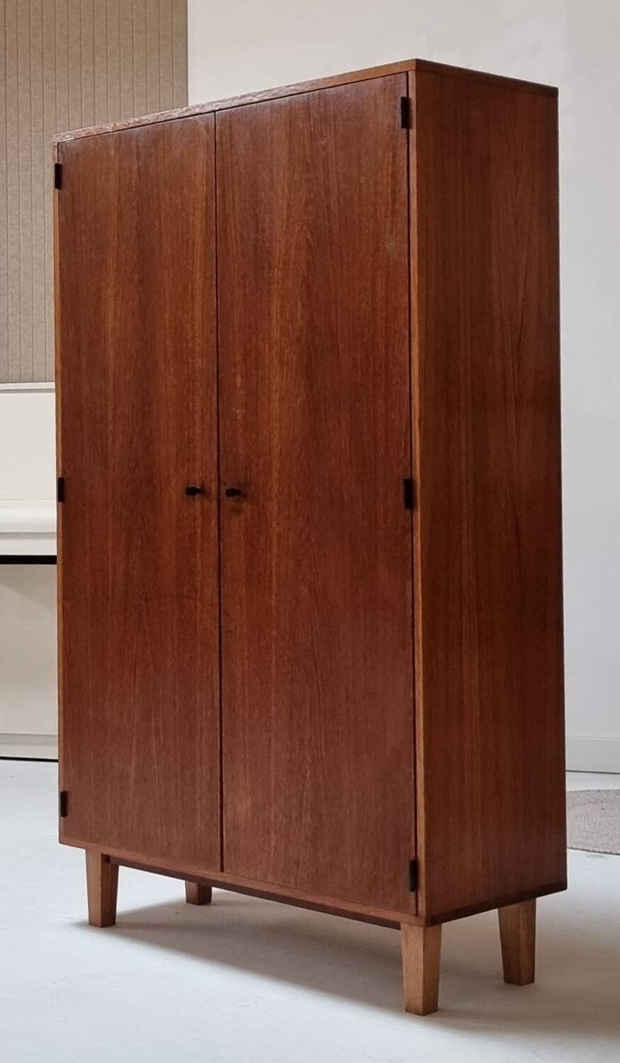 Armoire du milieu du siècle