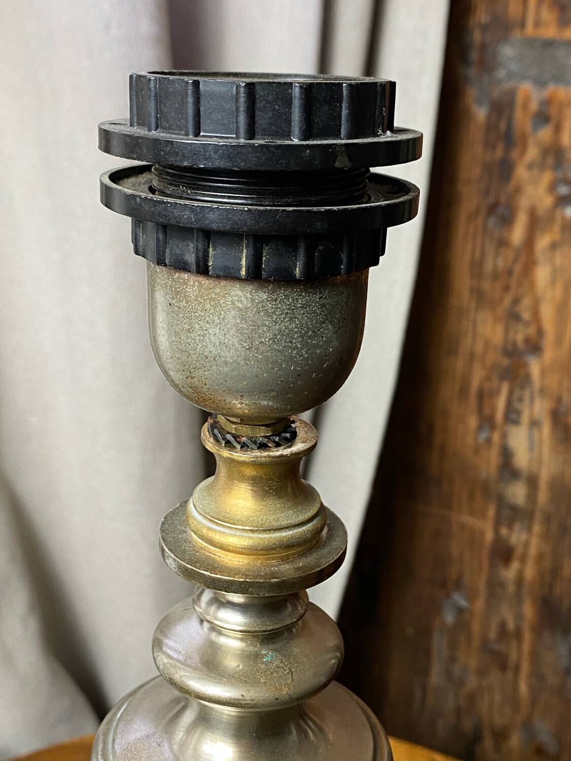 Guila Mangani lamp in porcelain