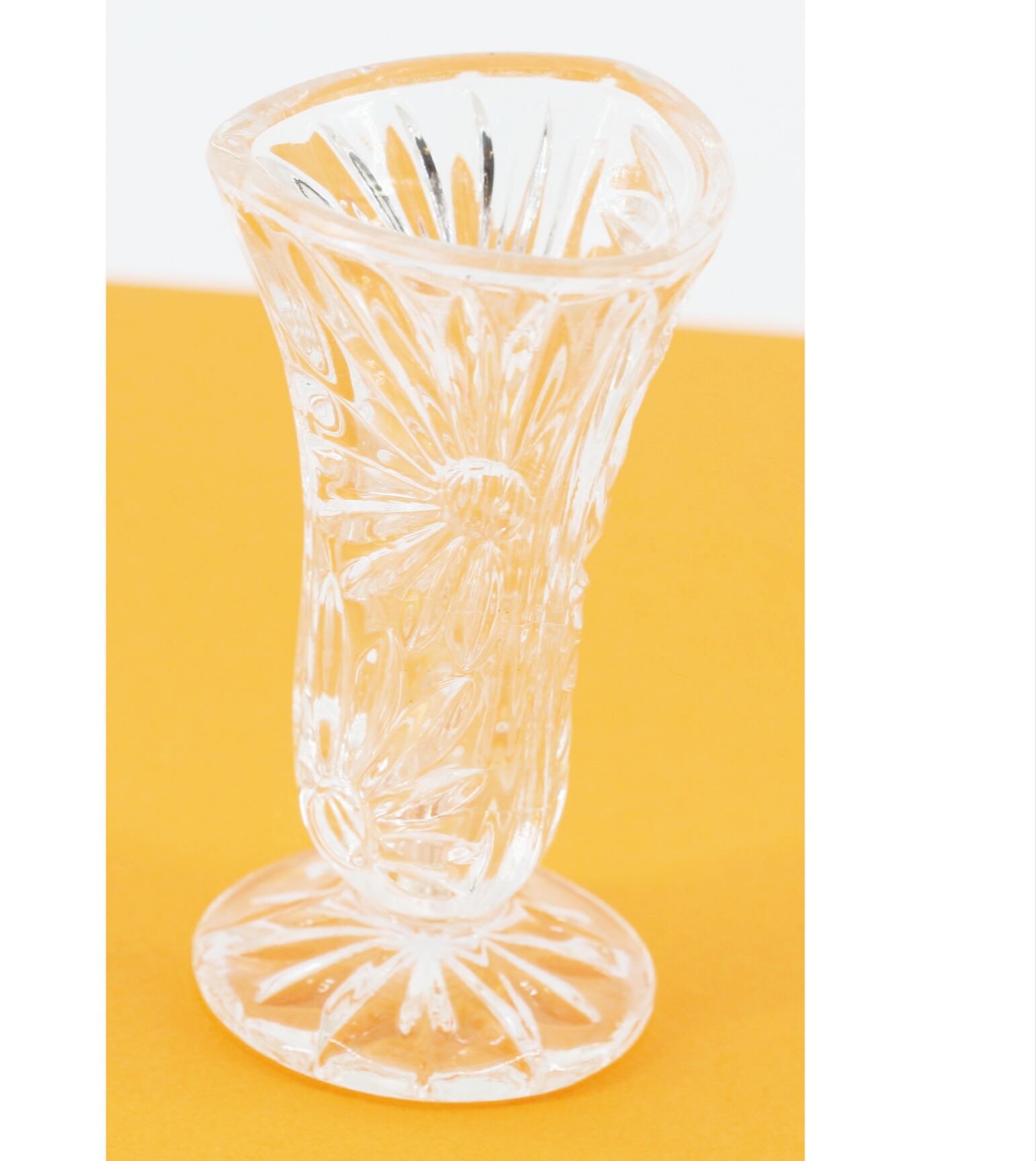 Vase en verre ancien