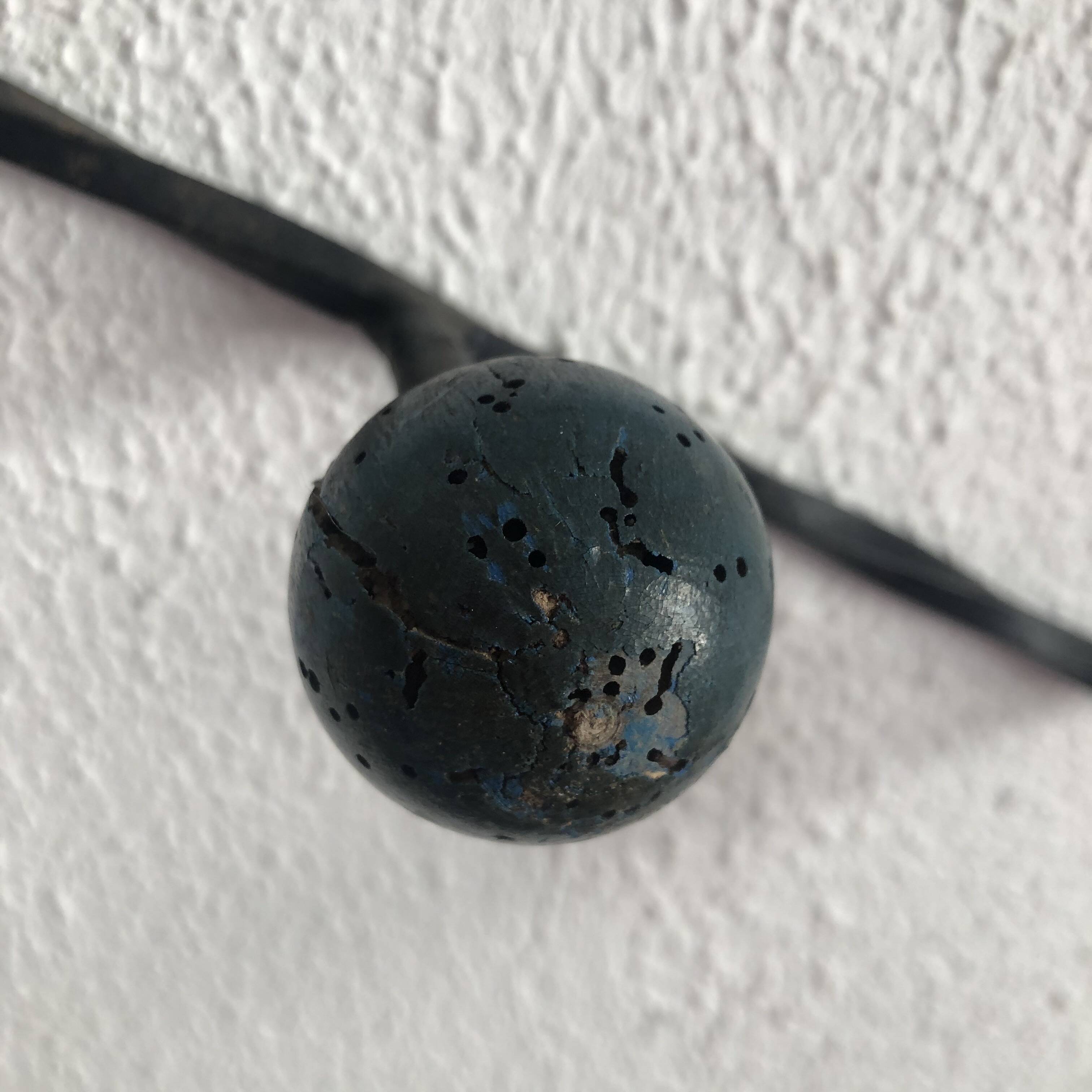 Vintage 1960 coat rack heart 5 ball hooks wood - 60 cm