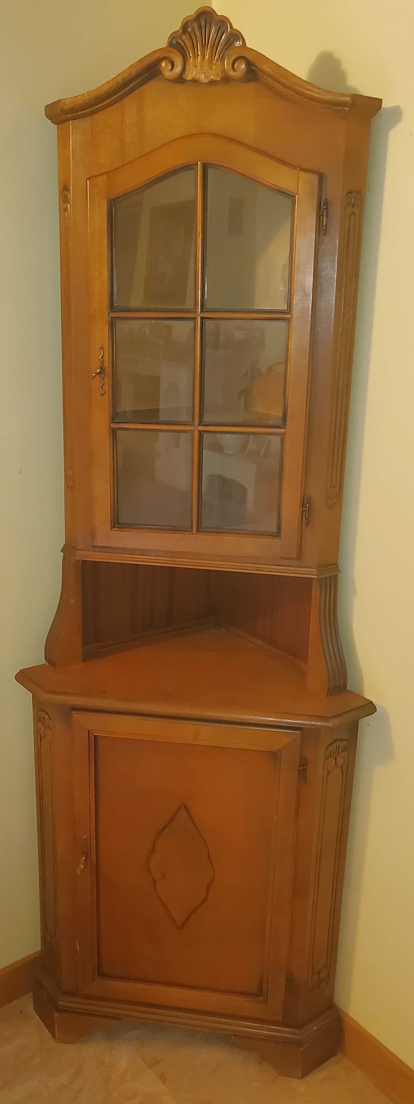 Wooden corner cabinet