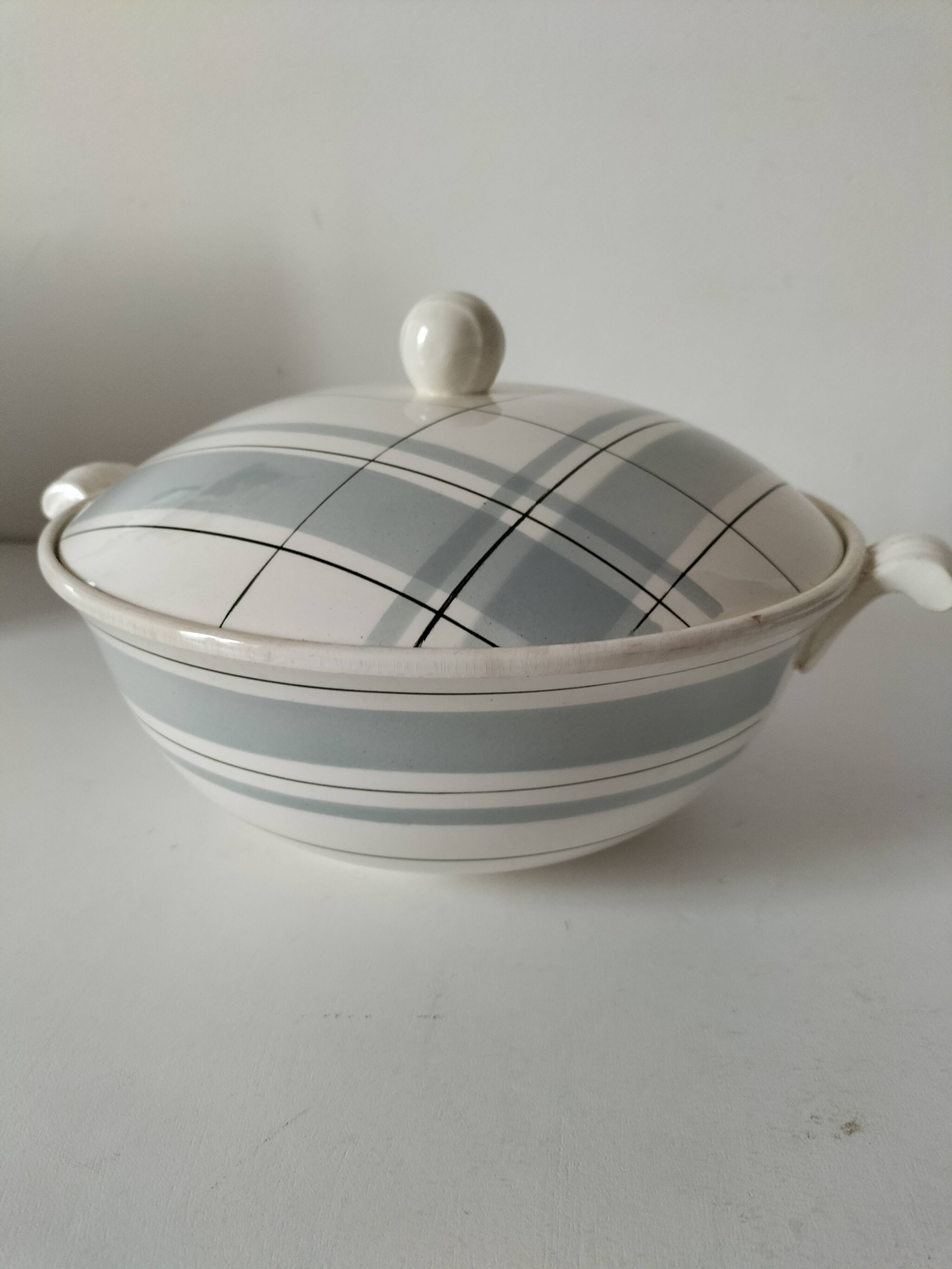 Salins soup tureen model Montréal graphic decor 60s