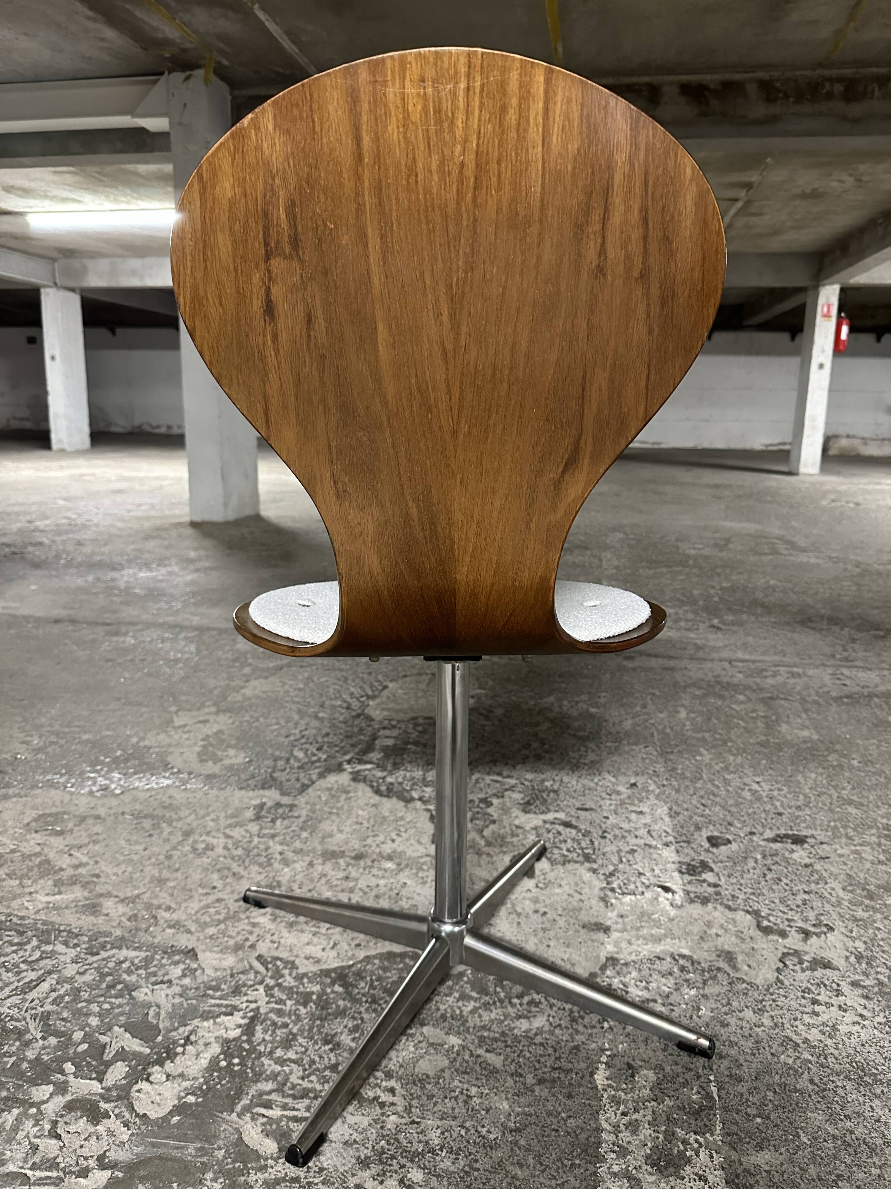 Suite de 4 chaises vintage bois cintré et palissandre. Allemagne, années 60