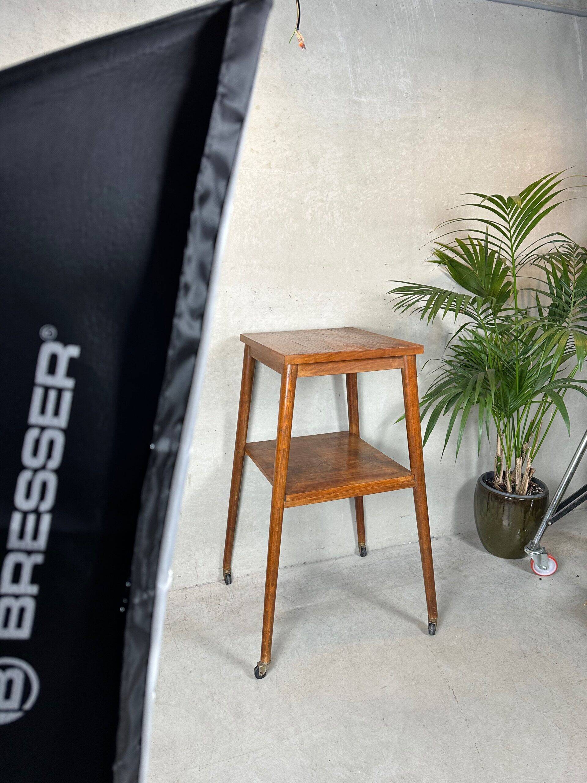 Vintage (tall) side table / plant table on wheels