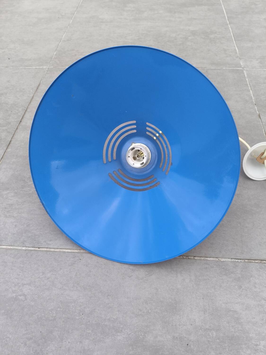 Memphis design chandelier suspension