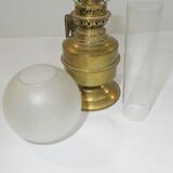 Lampe à pétrole ancienne vintage