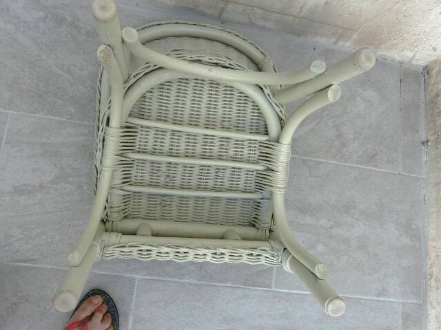 Fauteuil enfant en rotin blanc  vintage
