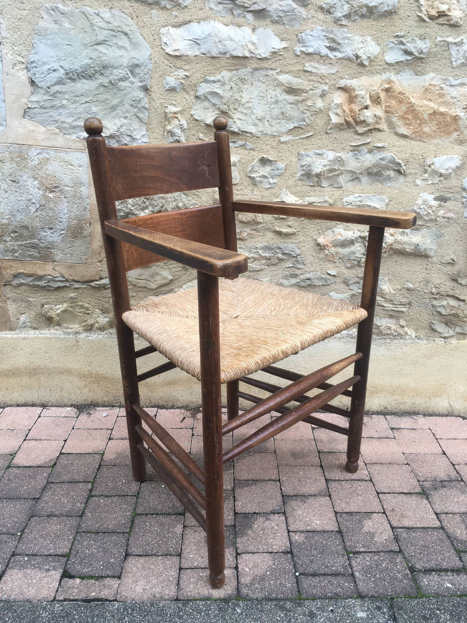 Fauteuil paillé rustique