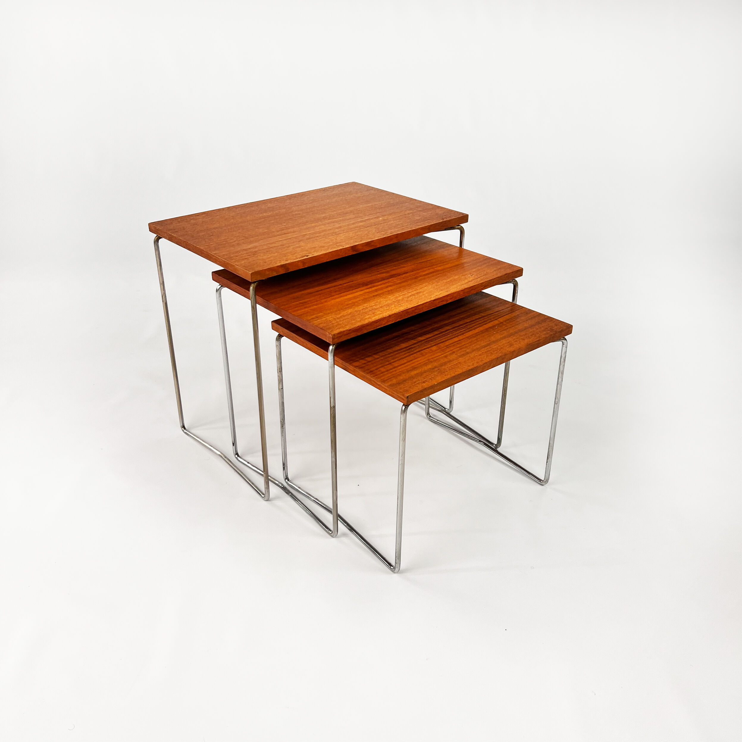 Ensemble de tables gigognes Brabantia du milieu du siècle, années 1960