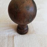 Boule de rampe d'escalier ancienne en bois tourné