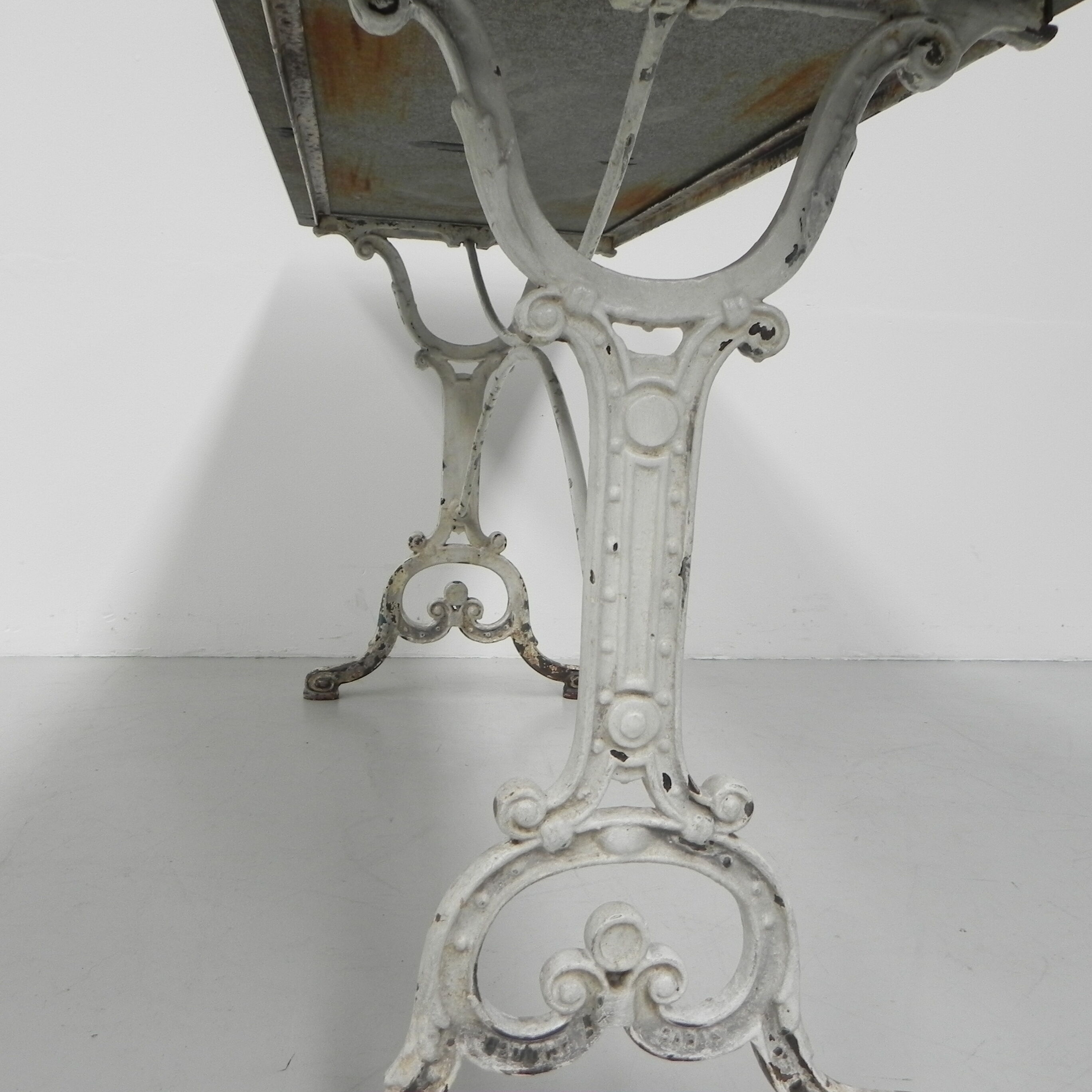 XL Garden table made in Paris, bistro table with granite top