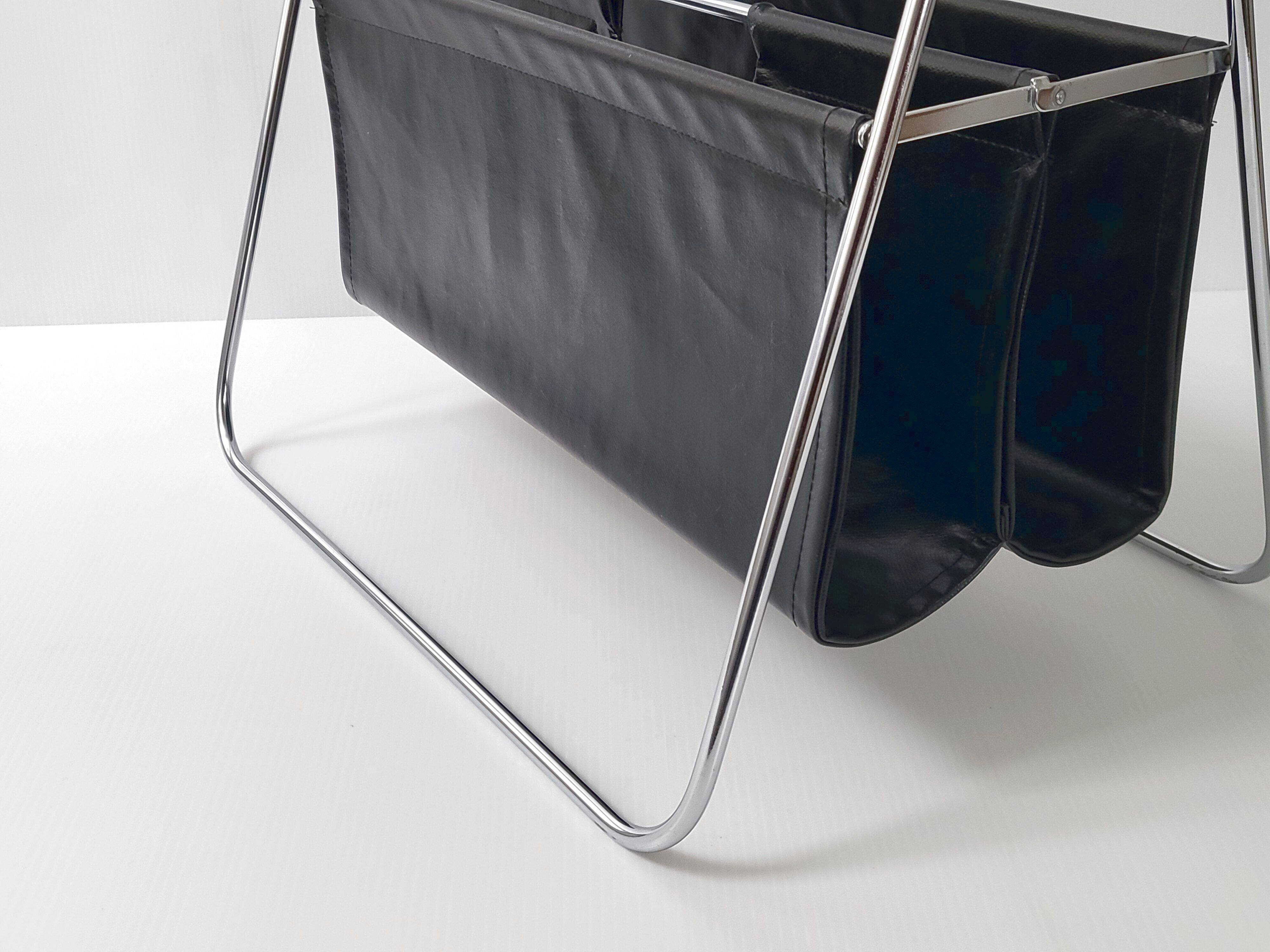 Vintage magazine rack 1960