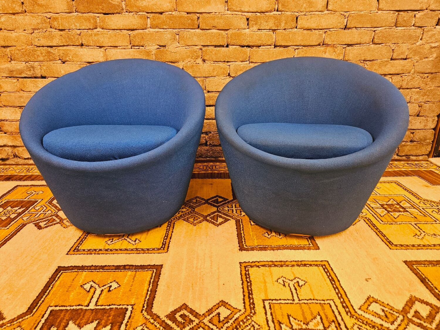 Pair of vintage 70s armchairs