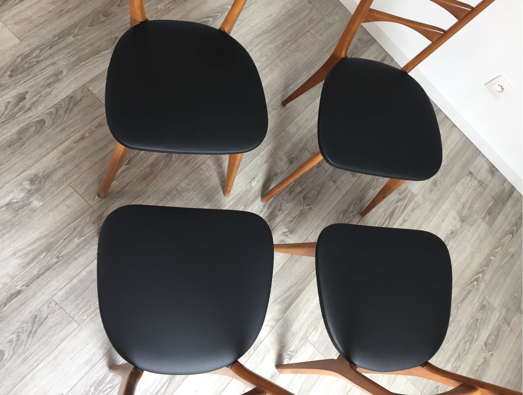 Set of 4 scandinavian chairs