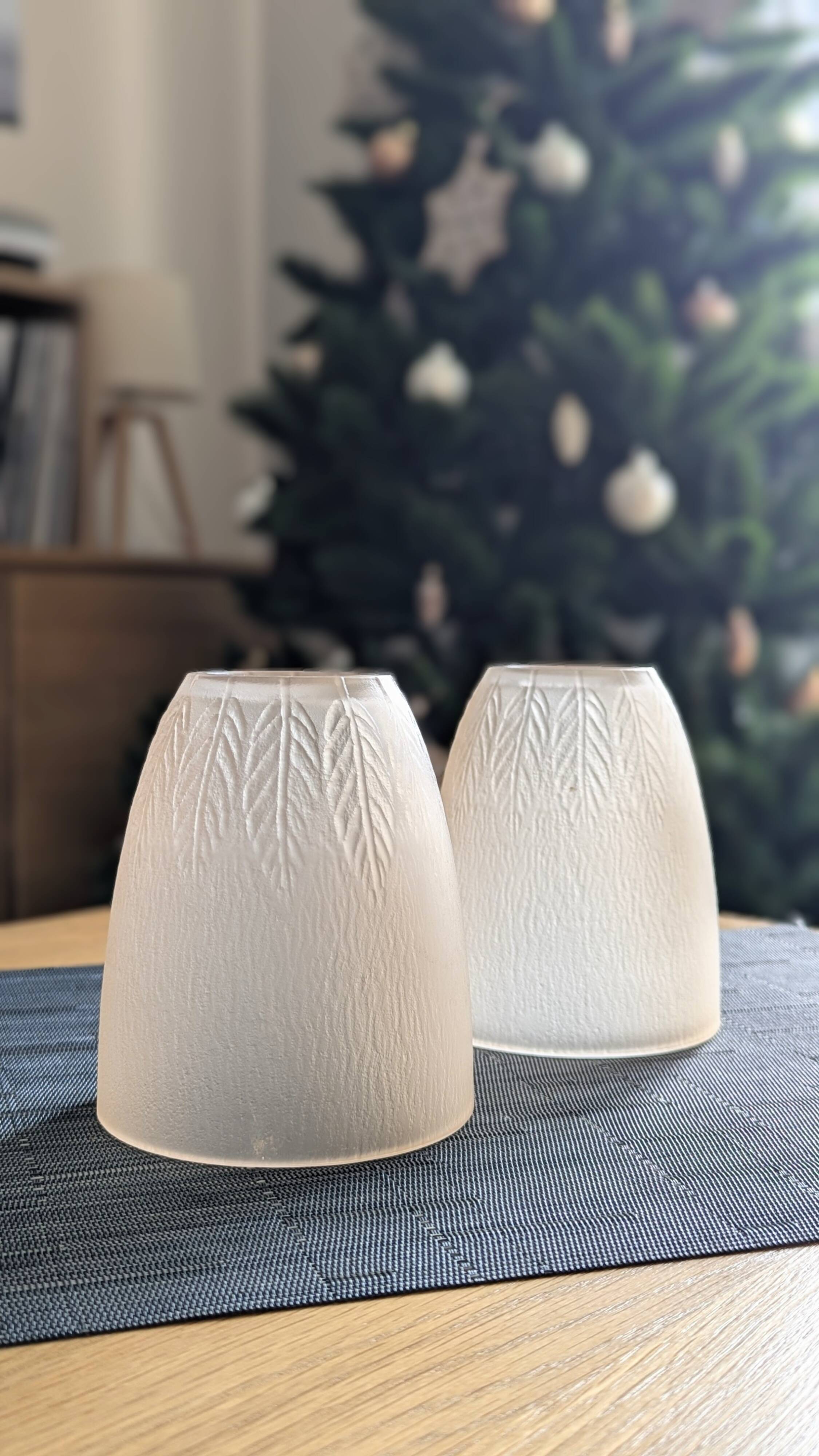 Set of 2 amber effect tulips with leaves (L-0210-4)