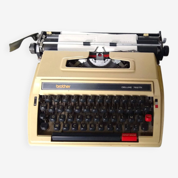 Machine à écrire mécanique Brother Deluxe 762TR