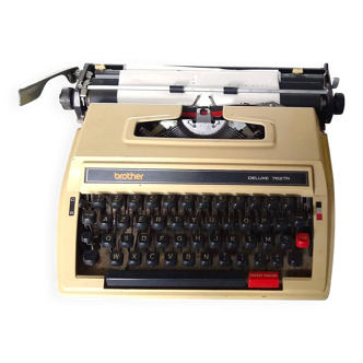 Machine à écrire mécanique Brother Deluxe 762TR