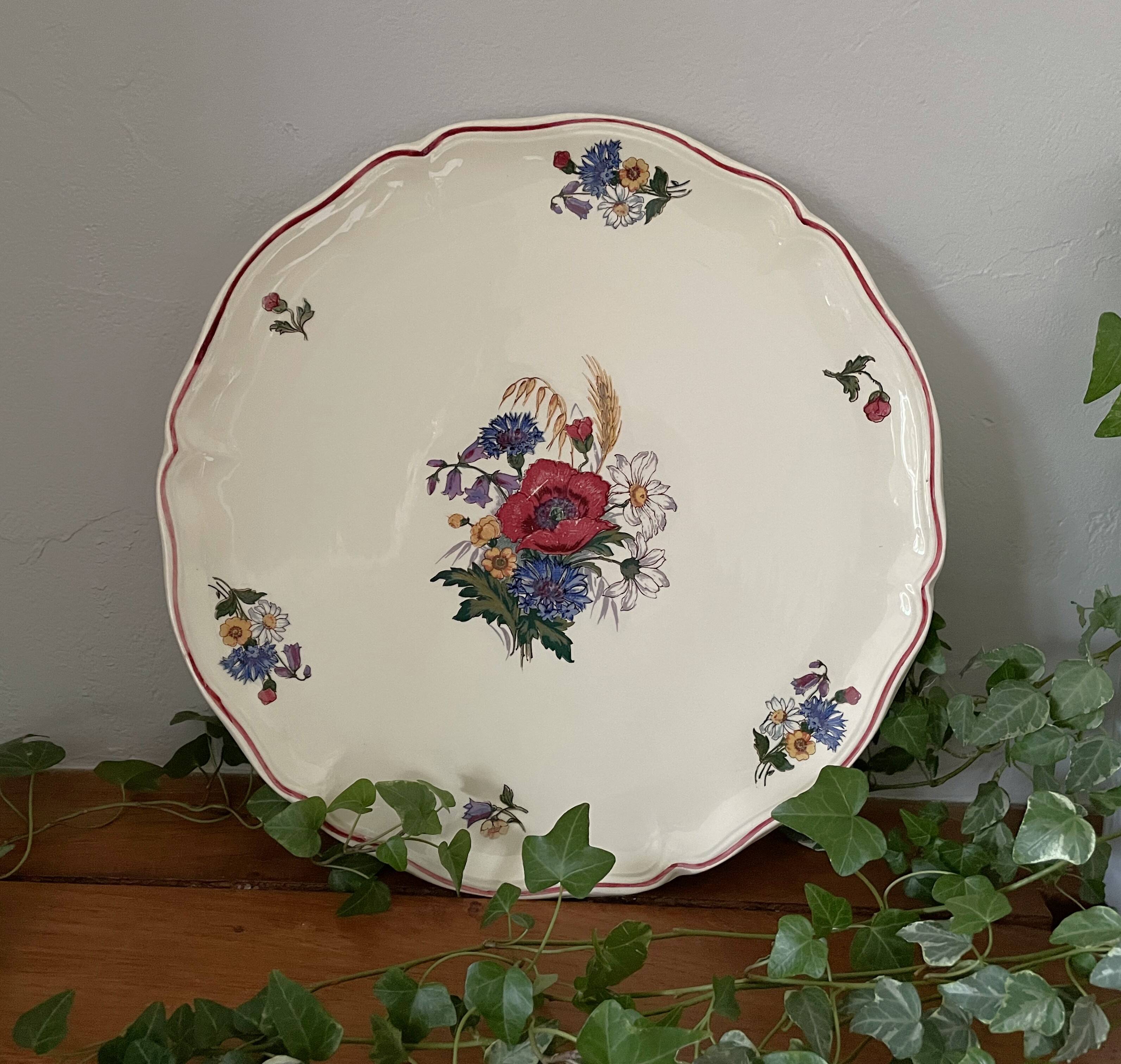 Antique pie dish in Sarreguemines earthenware.