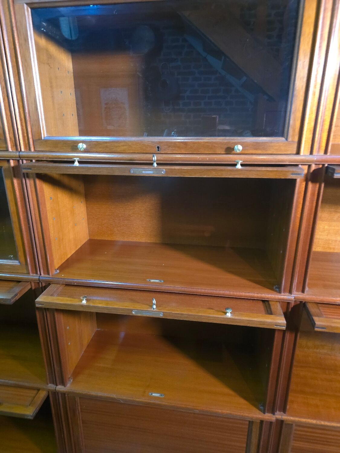 Modular vintage MD bookshelf in mahogany
