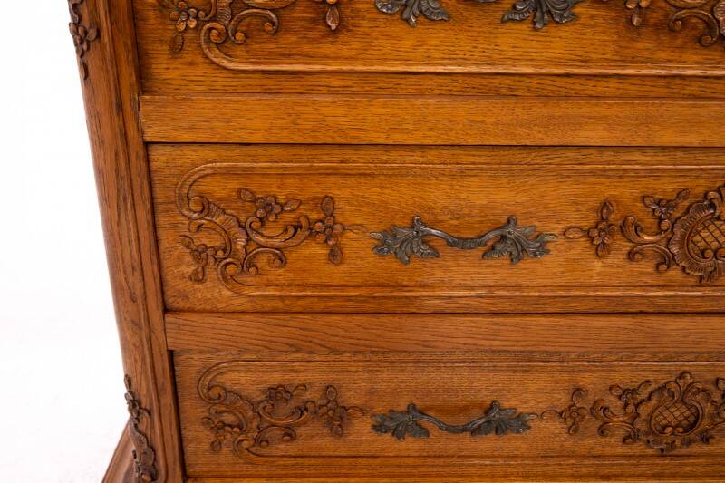 Light oak chest of drawers from the early 20th century, Western Europe. After renovation.