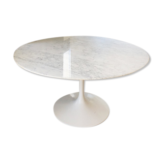 Tulip table Eero Saarinen 137 cm Knoll edition 1970