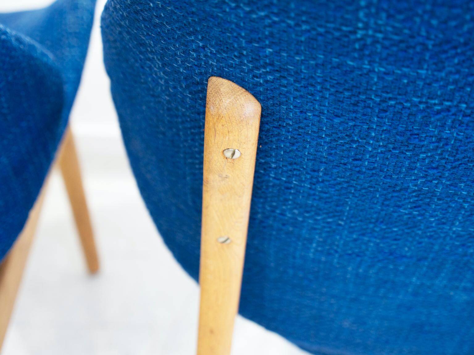 Paire de fauteuils en chêne Hans Olsen Model No 134 avec tapisserie en tissu bleu