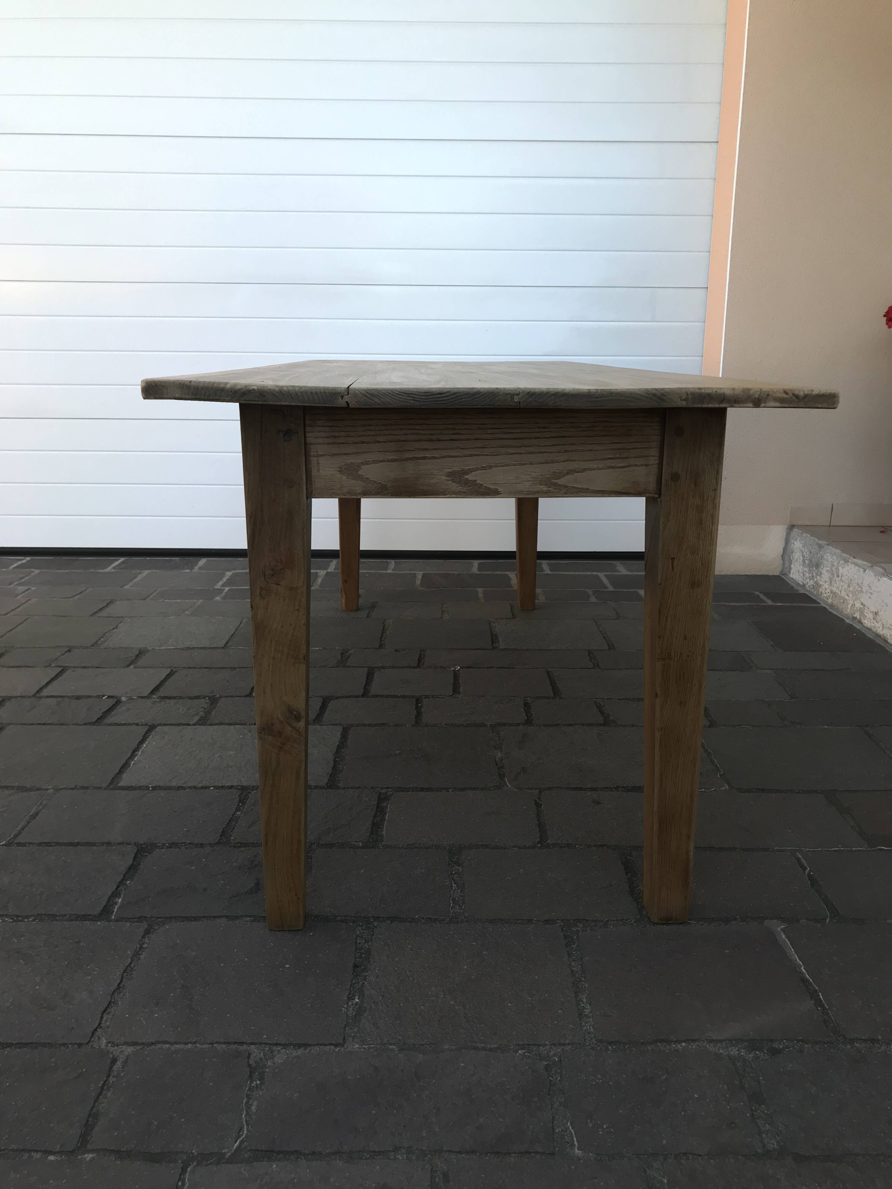 Farm table