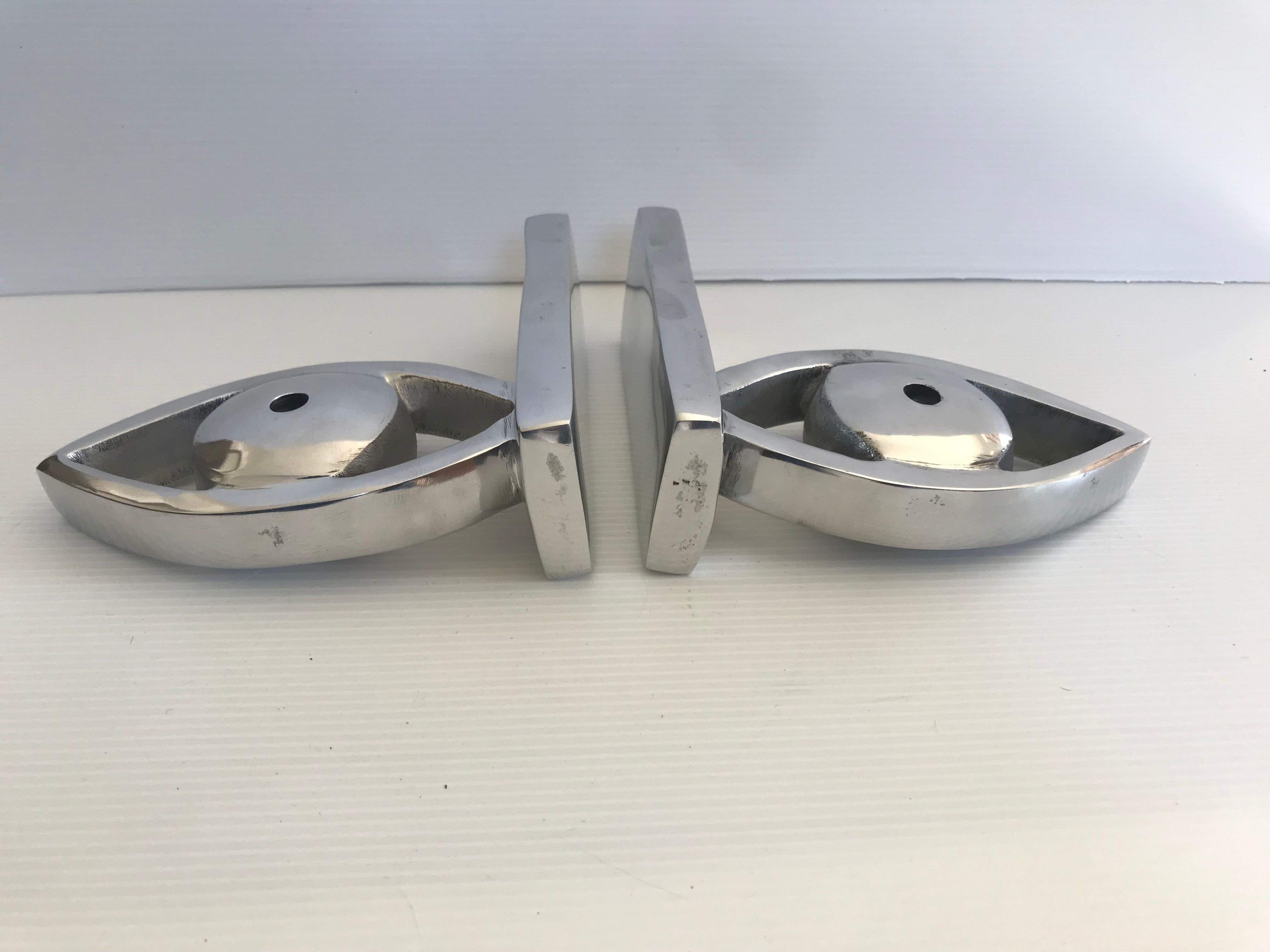 Cast aluminum book clambands