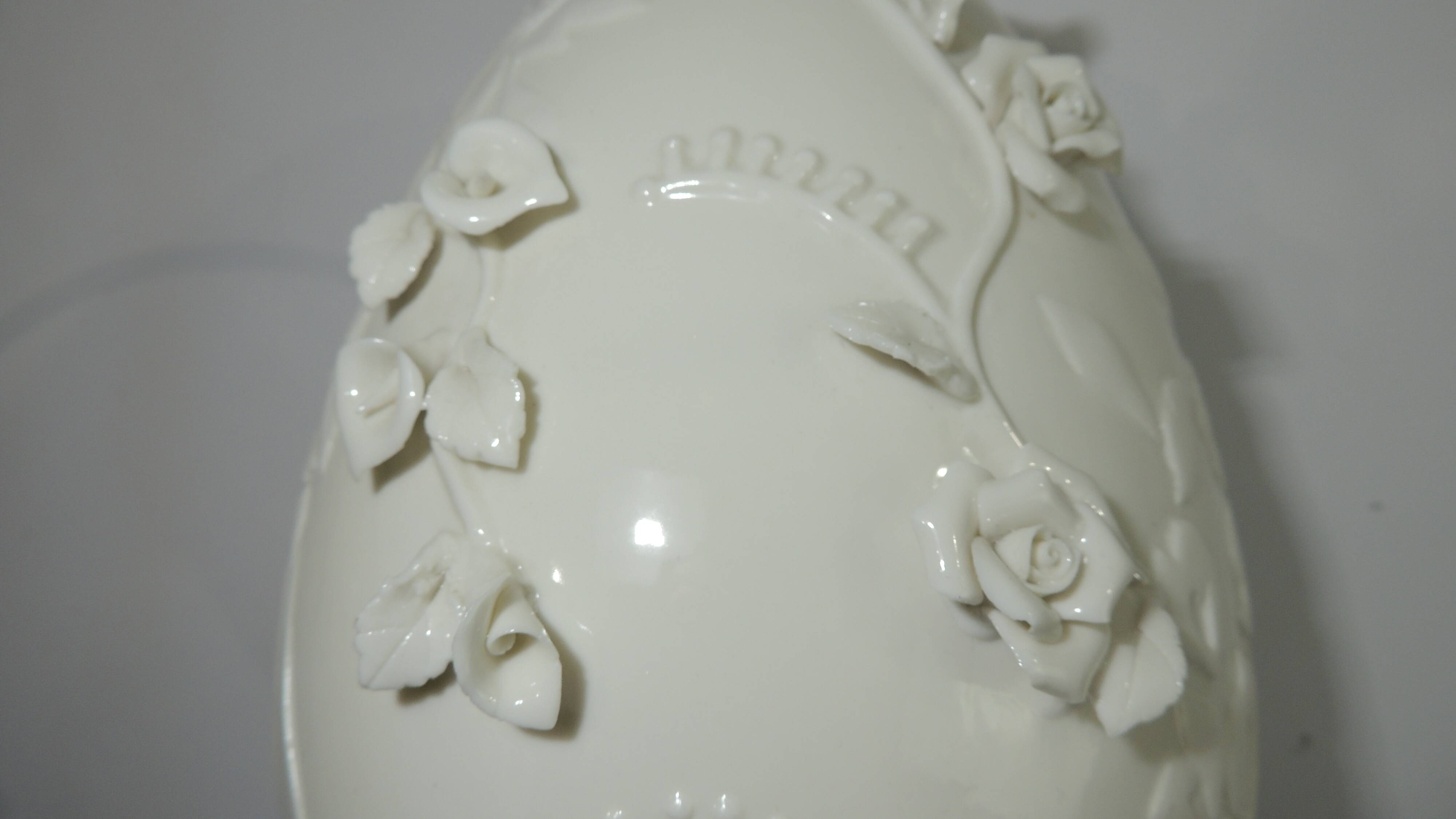 Slush porcelain vase / vintage
