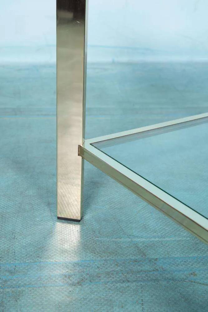 Minimalist coffee table in brass and glass, Regency style from the 1970s.