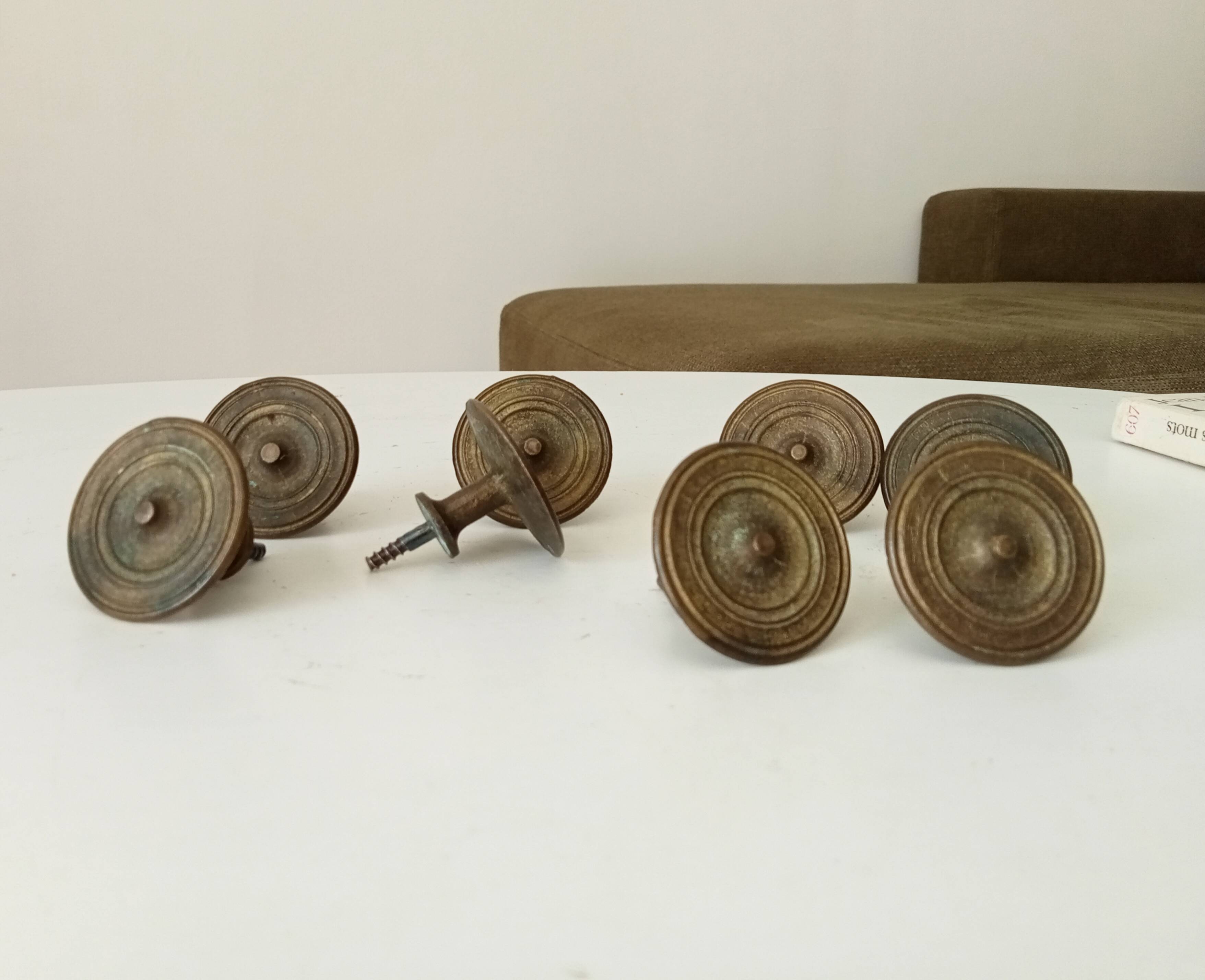 Paire de boutons de meuble ancien en bronze Empire XIXeme
