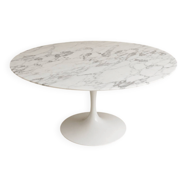 Eero Saarinen pour Knoll. Table ronde Ø 137 cm, marbre Calacatta, 2021