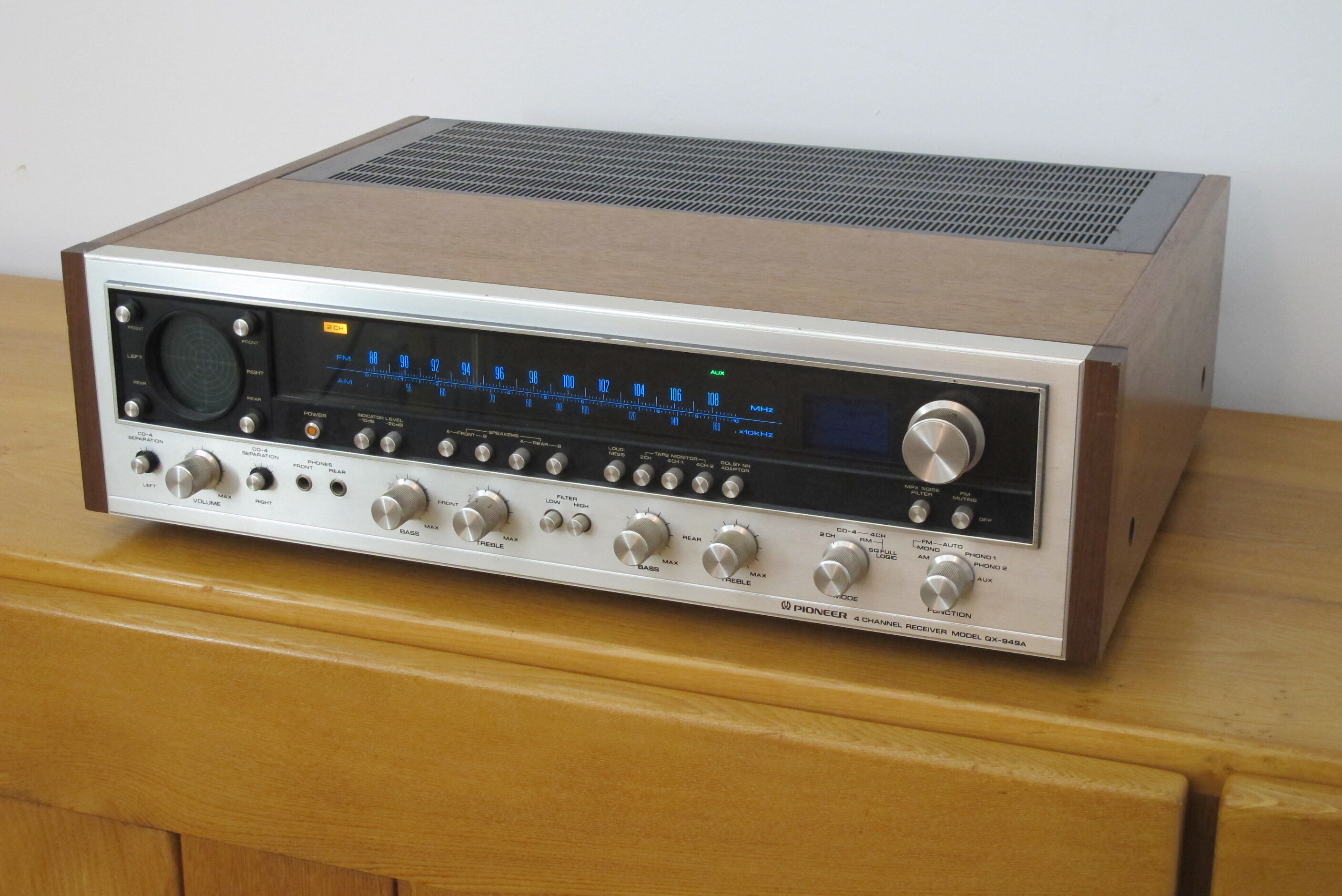 Vintage Receiver Pioneer amplifier