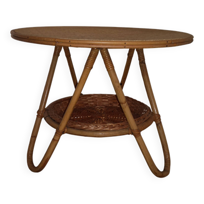 Table basse tripode en bambou dans le goût de Audoux-Minet avec porte-revues, 1950