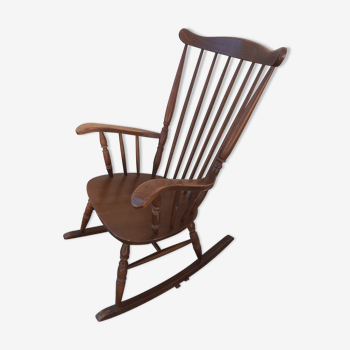 Rocking chair vintage années 50 foncé accoudoirs courbé