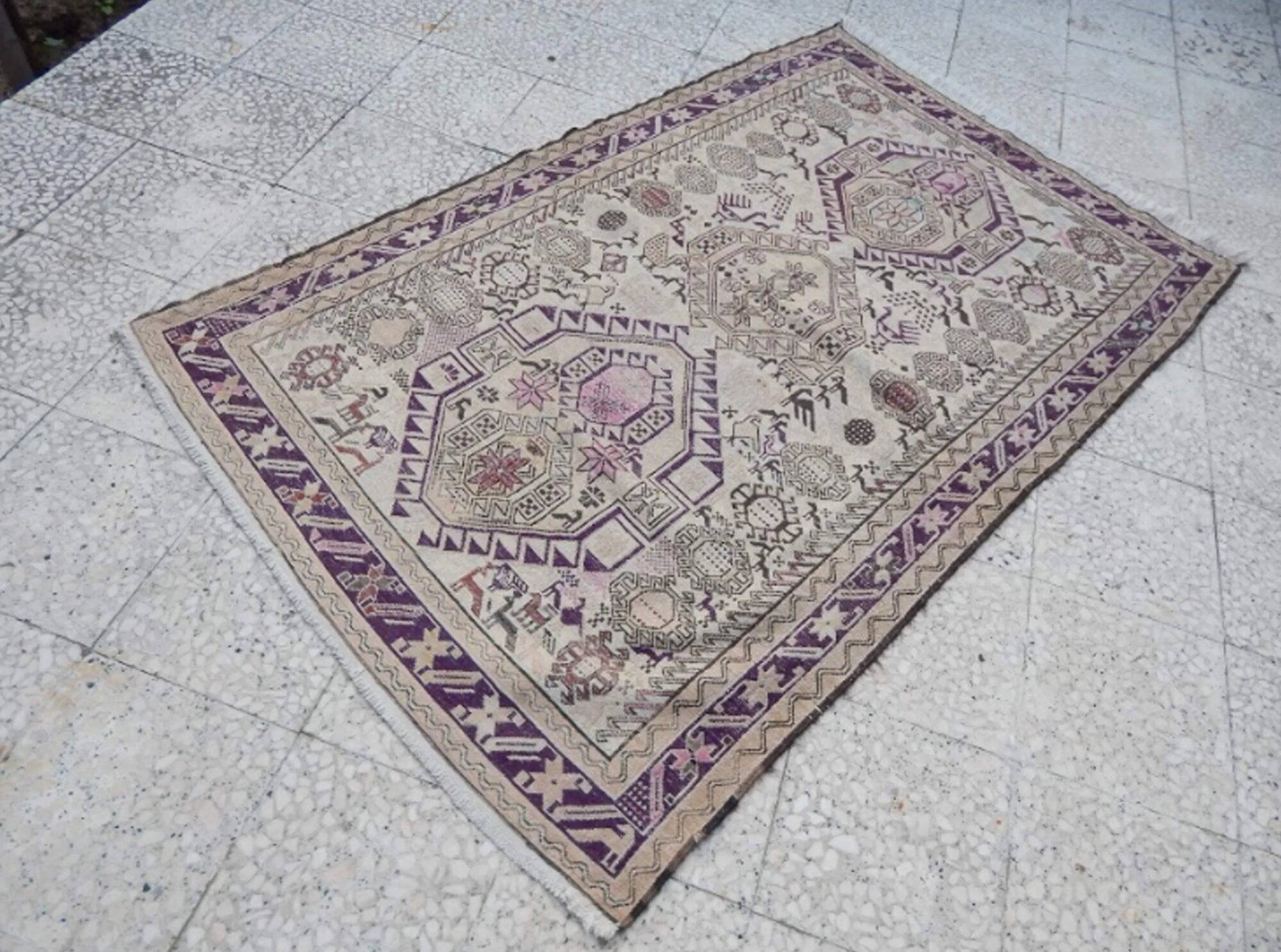 Vintage handmade Turkish rug 119x189 cm