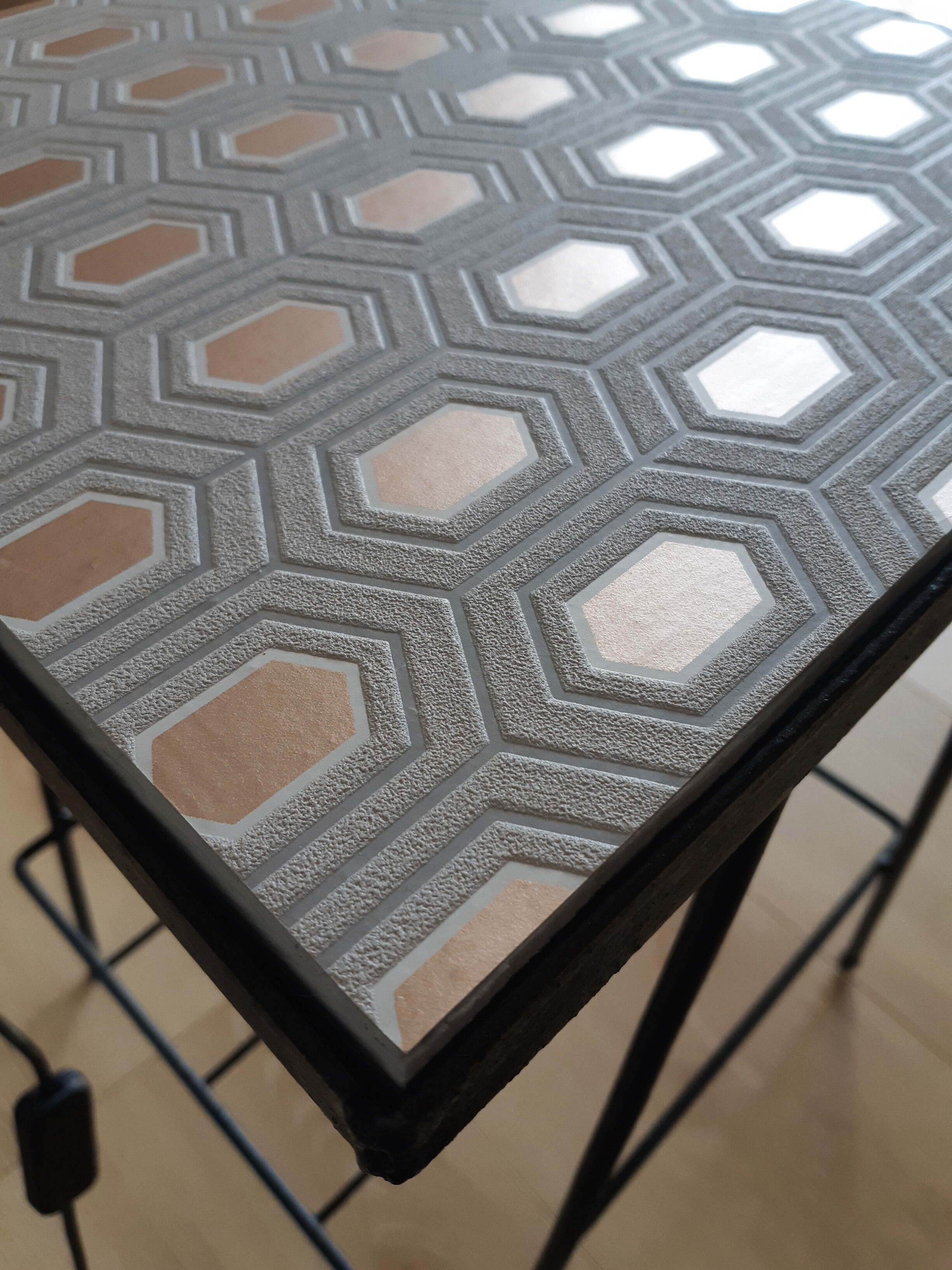 Table d'appoint avec lampe