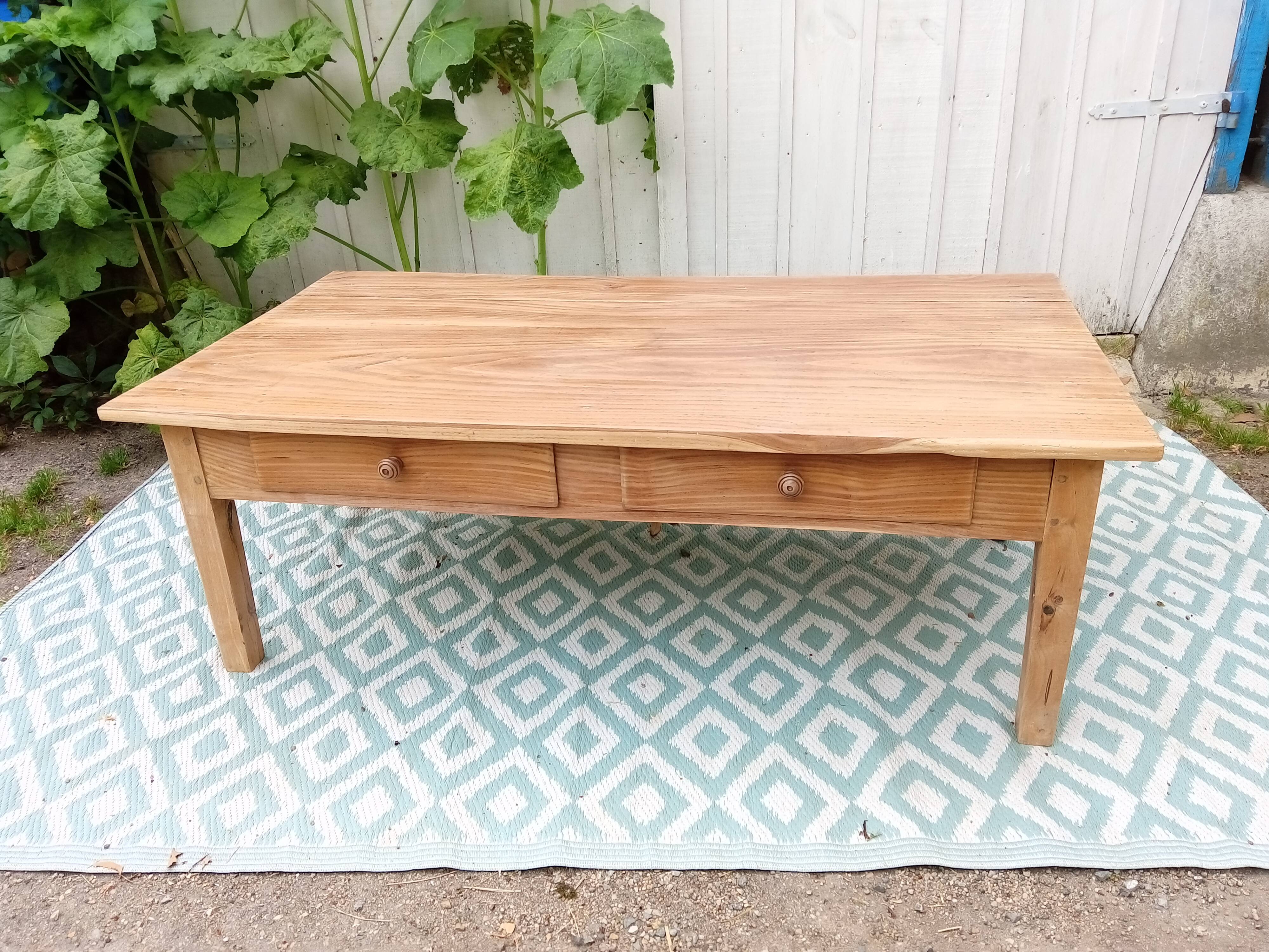 Table basse ancienne en bois
