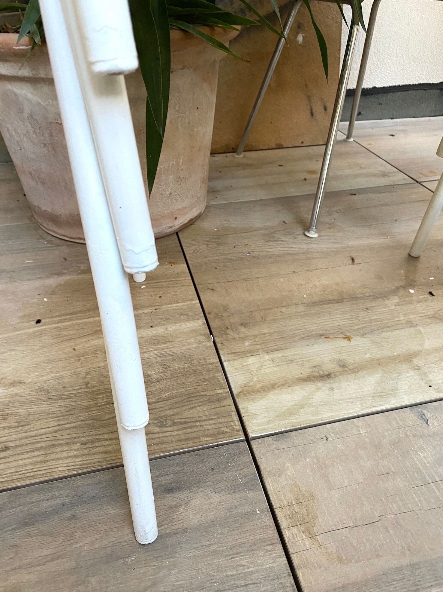 Lot de 4 fauteuils empilables années 60-70 en métal et plastique jardin