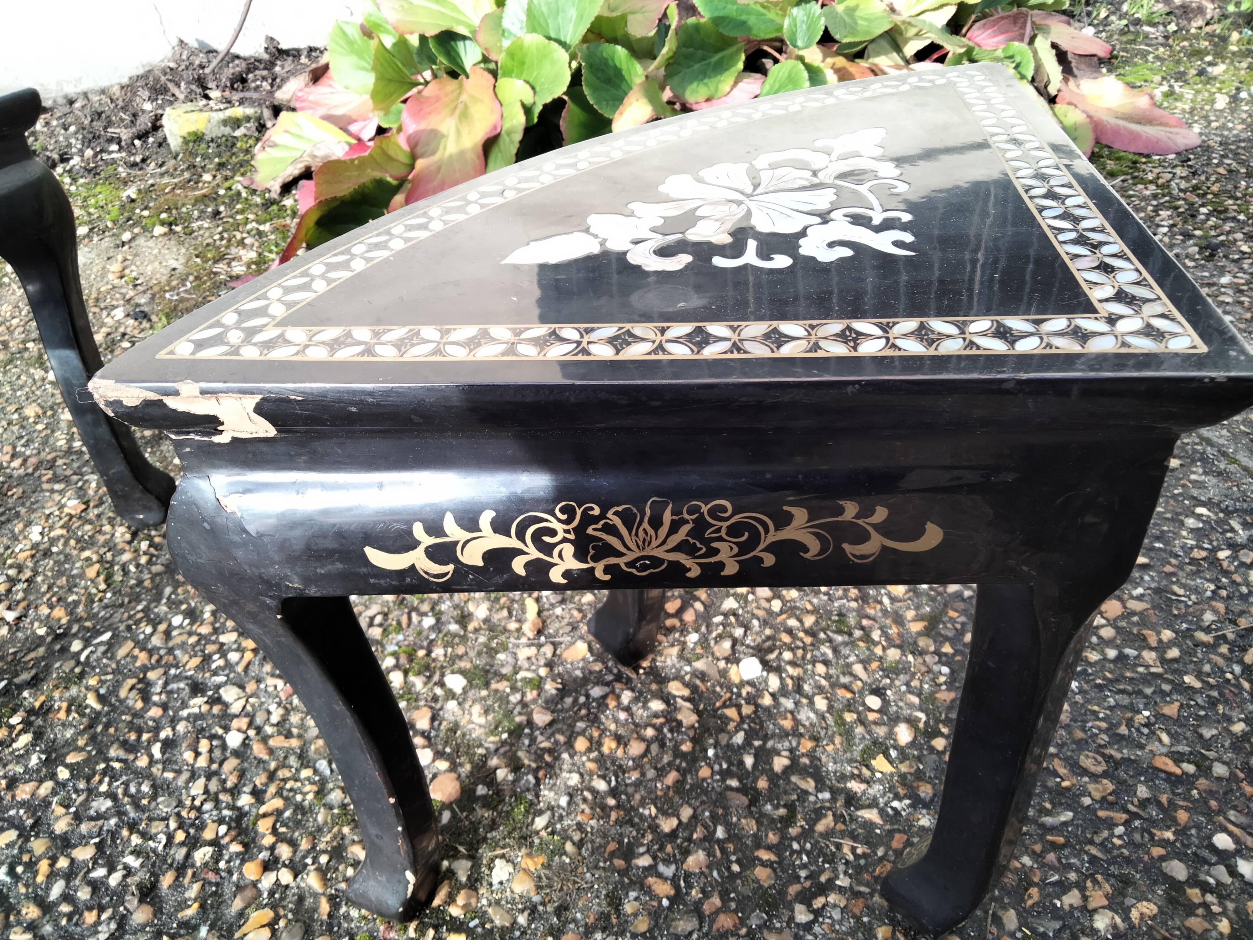 Coffee table Asian décor inlaid with vintage antique mother-of-pearl