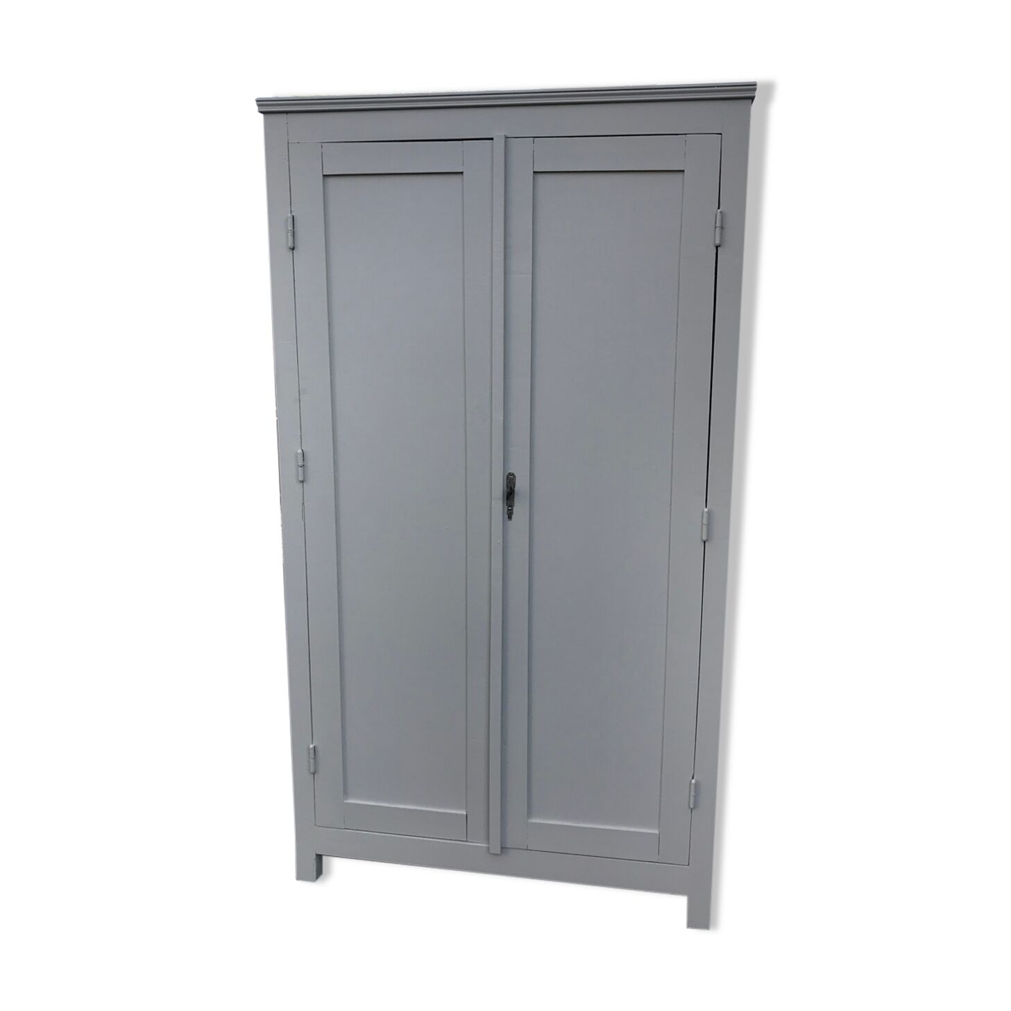 Paridian cabinet