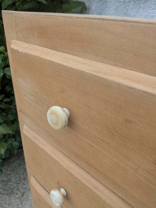Commode en bois naturel
