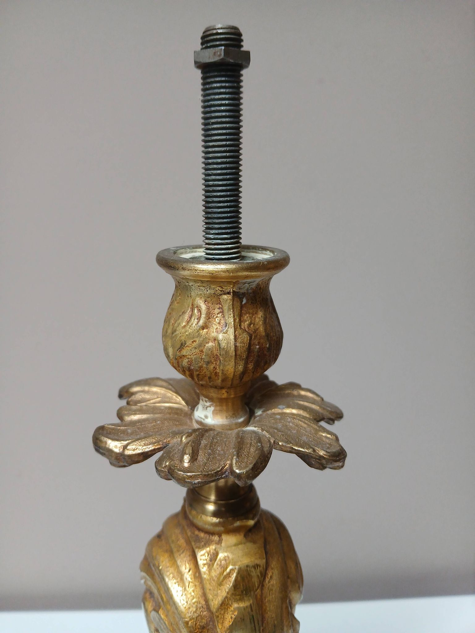 Bronze lamp base, rocaille and voluptuous decor